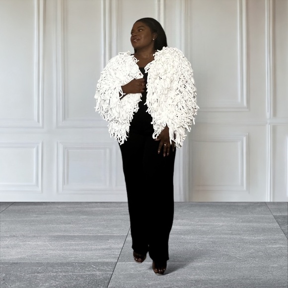 Furry Fringe|White Cardigan - Picture 5 of 7